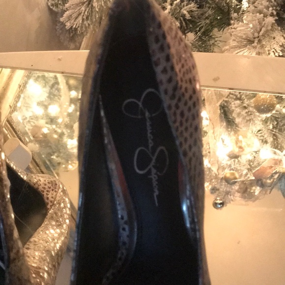 Heels - Picture 2 of 5